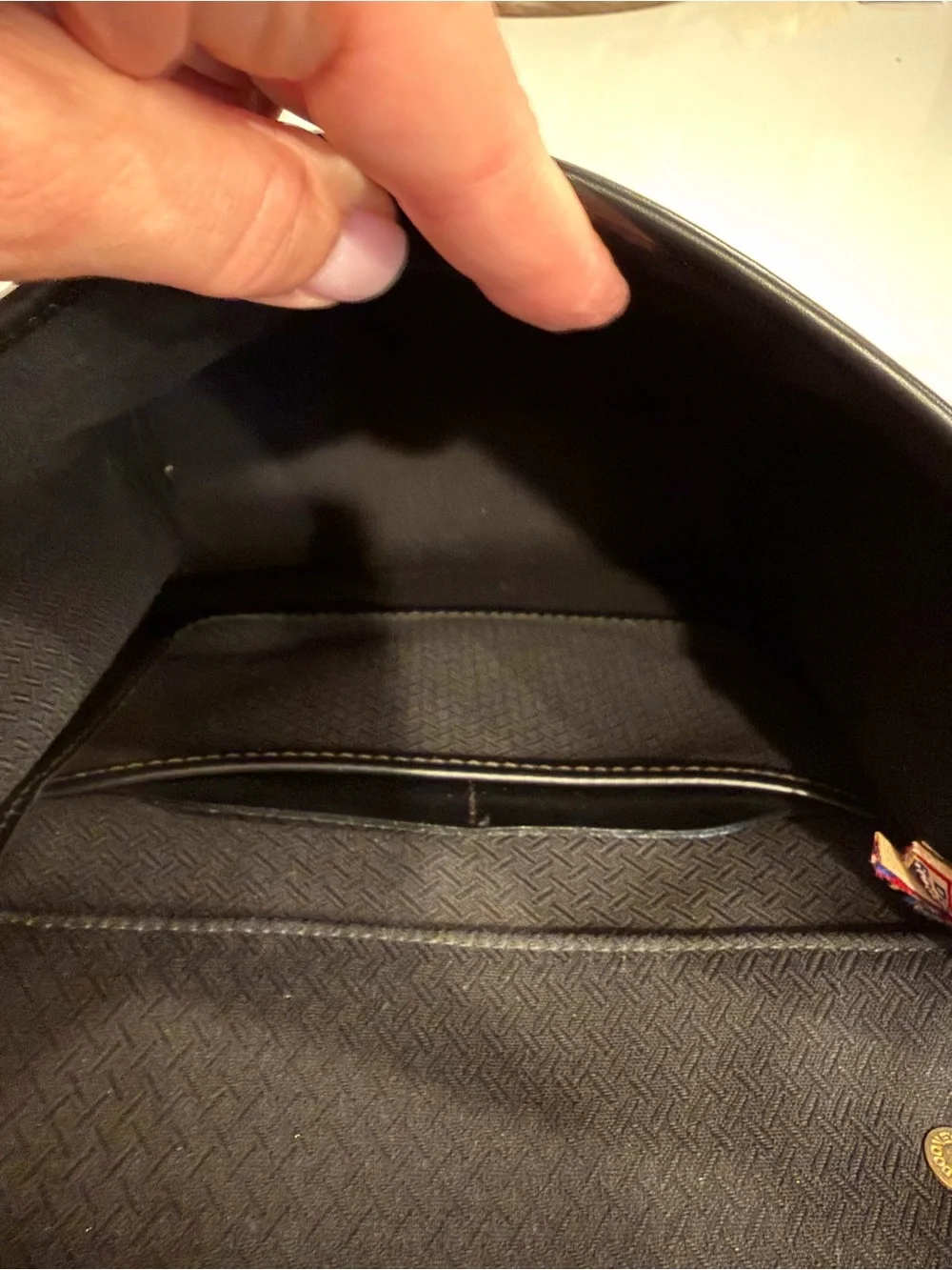 DOONEY & BOURKE•black perforated leather cabriolet vintage shoulder bag - Picture 11 of 14